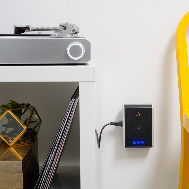 Austere Audio VII Series Power 4-Outlet with Omniport USB+PD45 Image 2