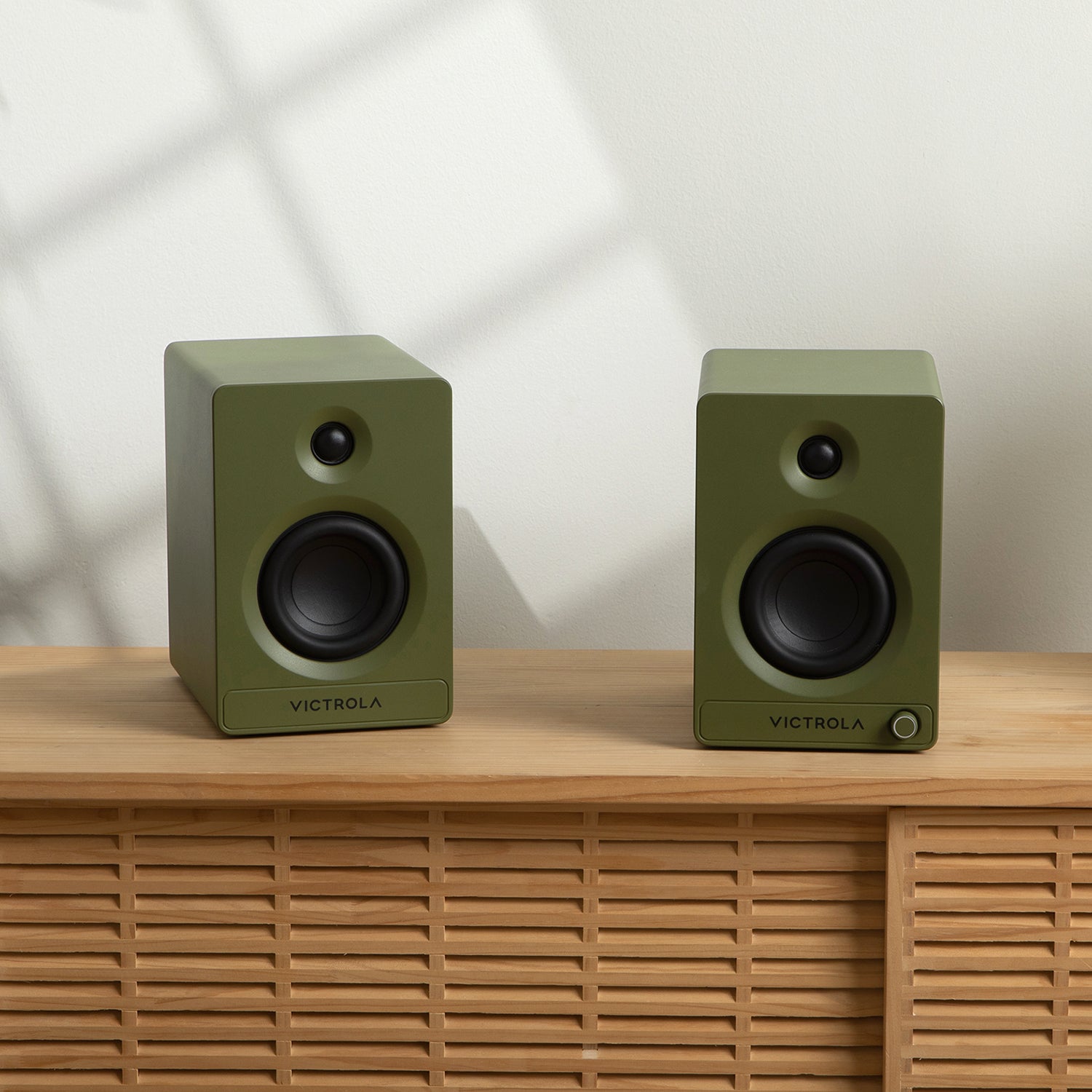 Victrola Stream Onyx Works with Sonos Turntable | Victrola.com