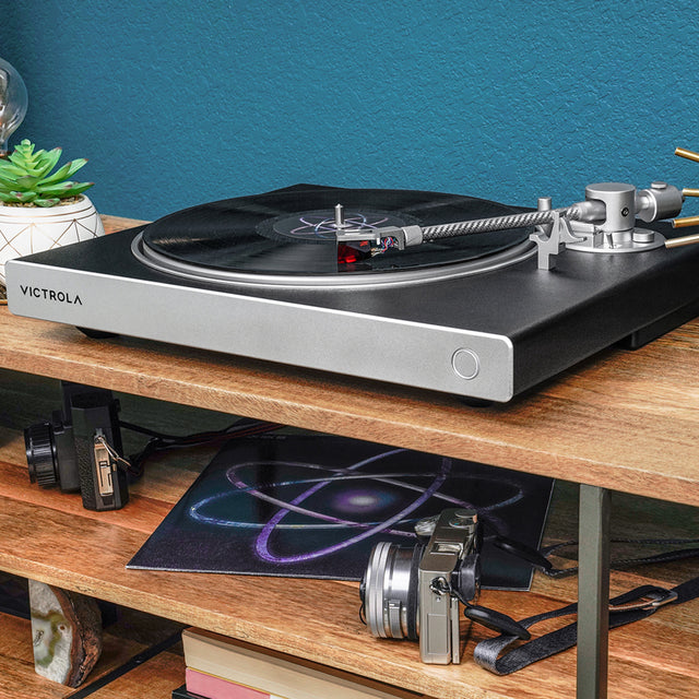 Hi-Res Carbon Bluetooth Turntable Image 2