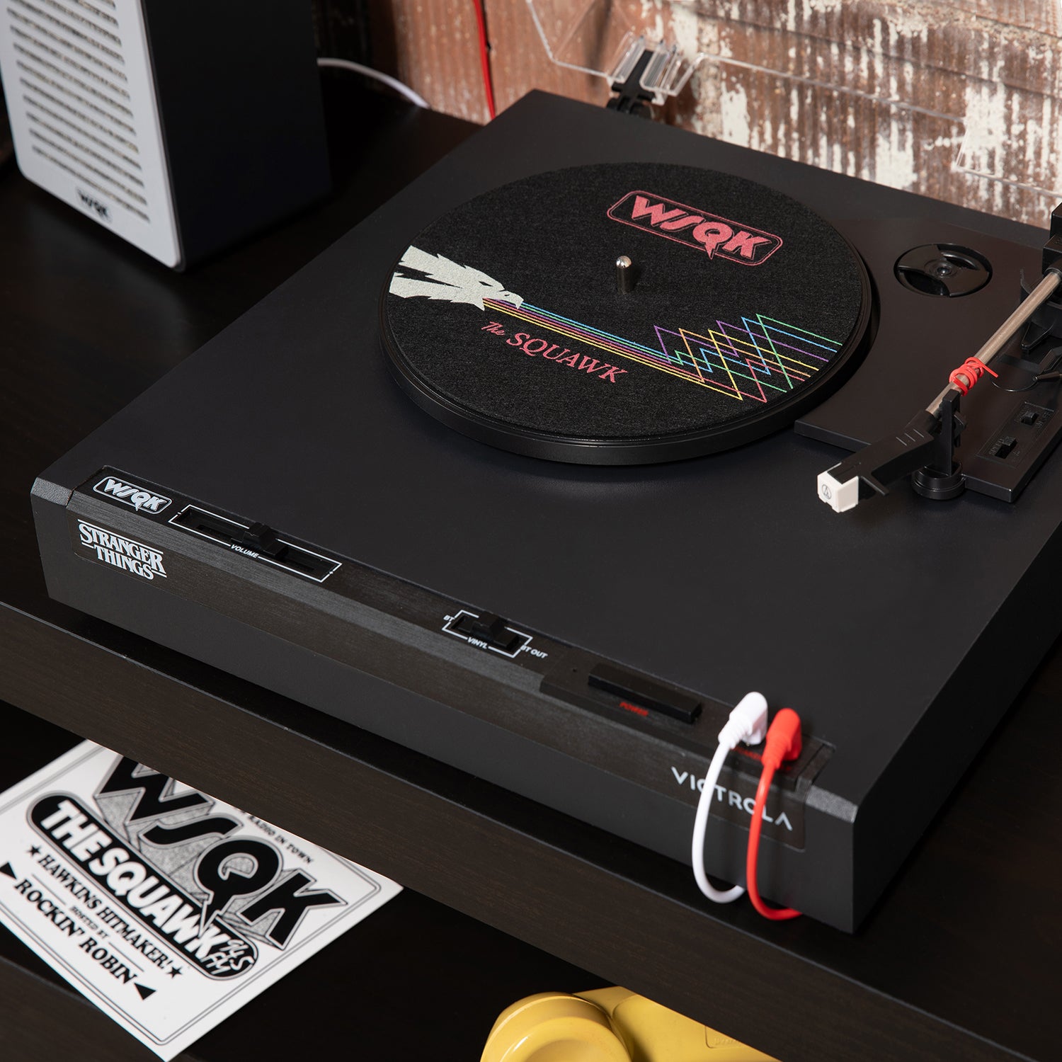 Stranger Things WSQK Record Player – Victrola